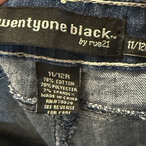 Twenty black Rue21 Blue Boot Cut Jeans Classic Denim size 11/12 R - Picture 2 of 6